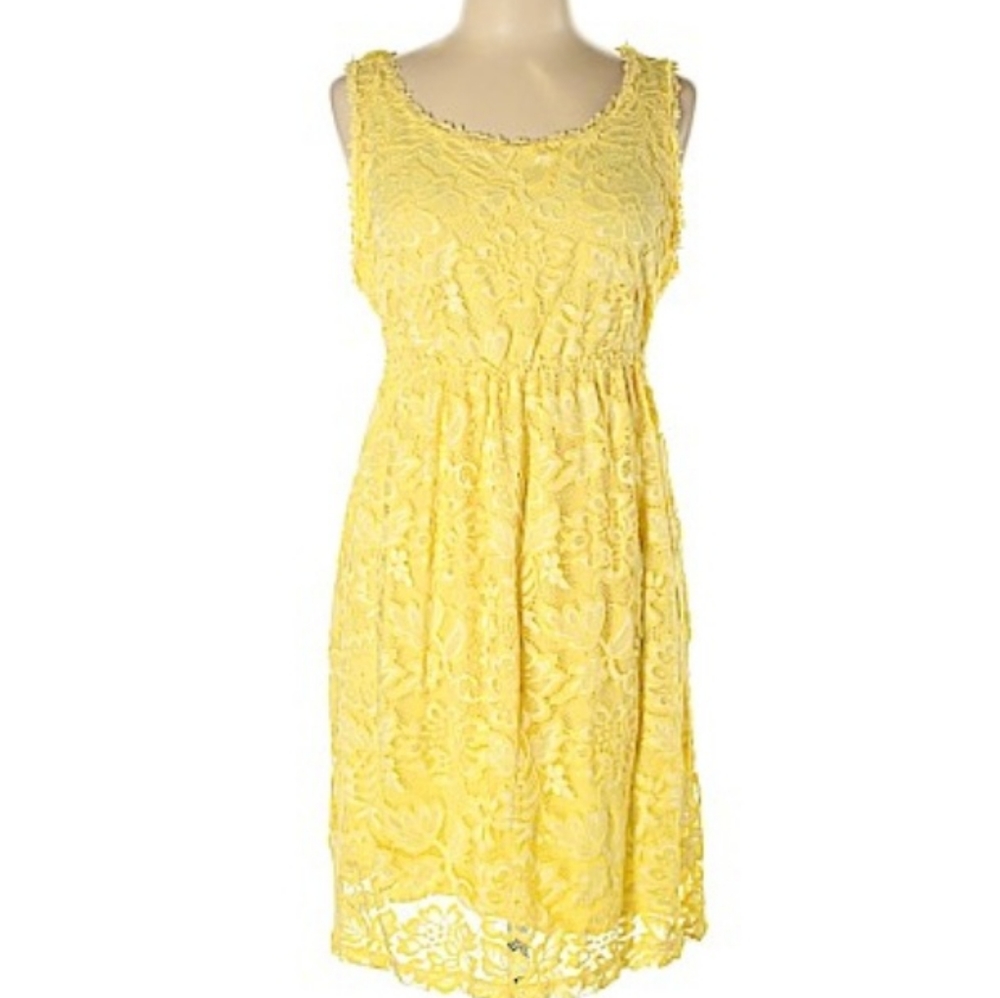 CHELSEA & VIOLET Yellow Lace Cocktail Dres…